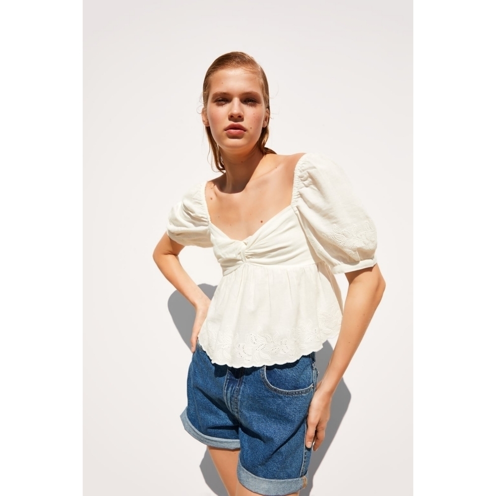 ZARA // ltd ed whiteeyelet puff sleeve twist sweetheart neckline peplum top